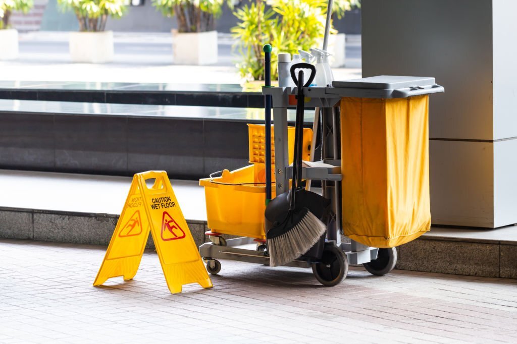 How do I choose a commercial cleaning company?